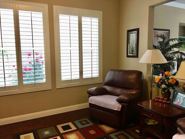 Foto del edificio - 17145 Monterey Ridge Way