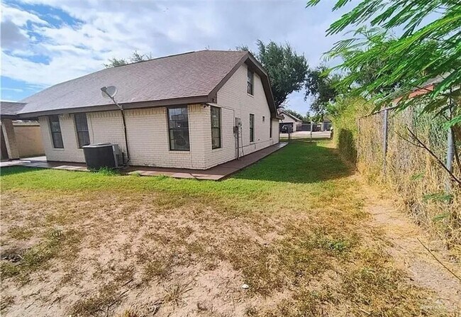 Building Photo - 7817 Western View Dr