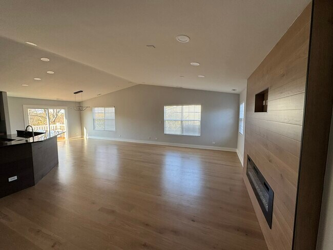 Foto del edificio - 2635 Loren Ln