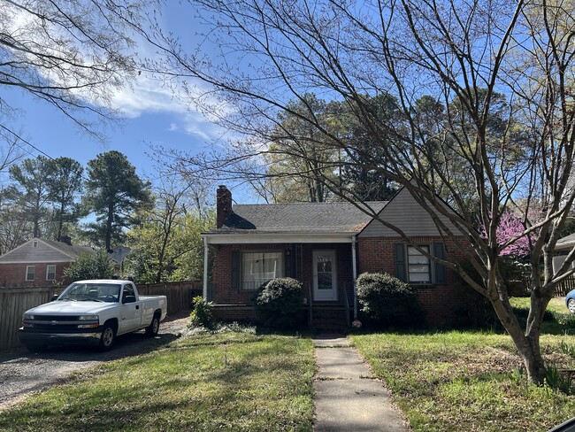 Building Photo - 905 Demerius St