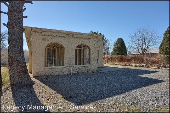 Building Photo - 348 N Carolina Dr