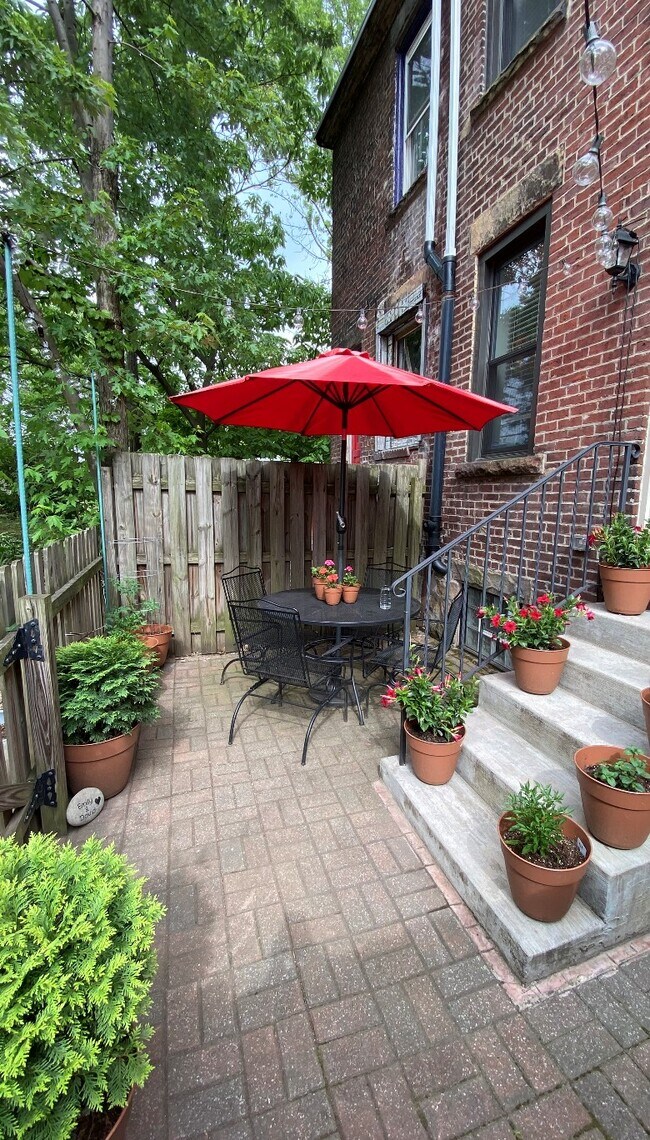 Patio - 5857 Pierce St