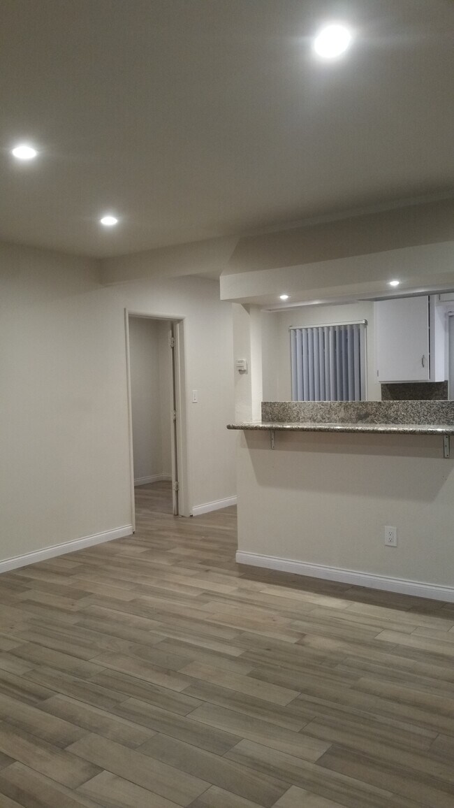 Living - 25452 Cole St