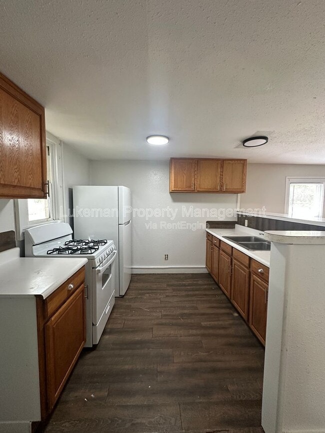 Building Photo - 1512 S Burdick St
