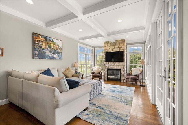 Foto del edificio - 5910 Screaming Eagle Ln