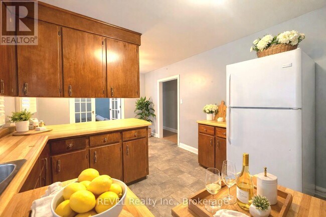 Photo du bâtiment - 63 Thompson Ave