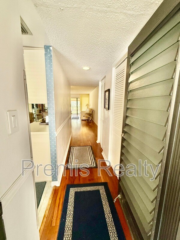 Foto del edificio - 2900 Cove Cay Dr