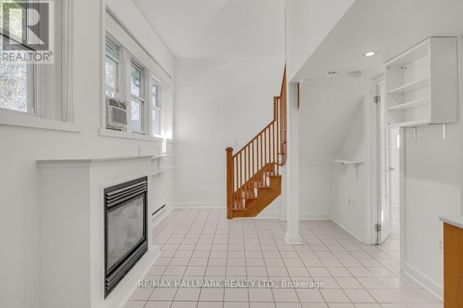 Building Photo - 321 Palmerston Blvd