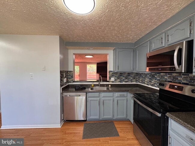 Building Photo - 6917 Villa-Del-Rey Ct