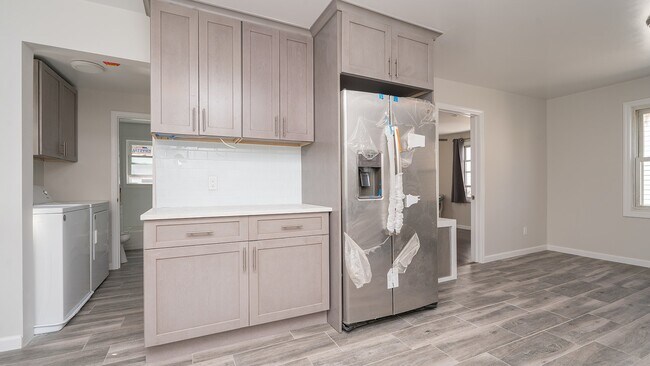 Building Photo - 203 Waverly Avenue, Unit 2