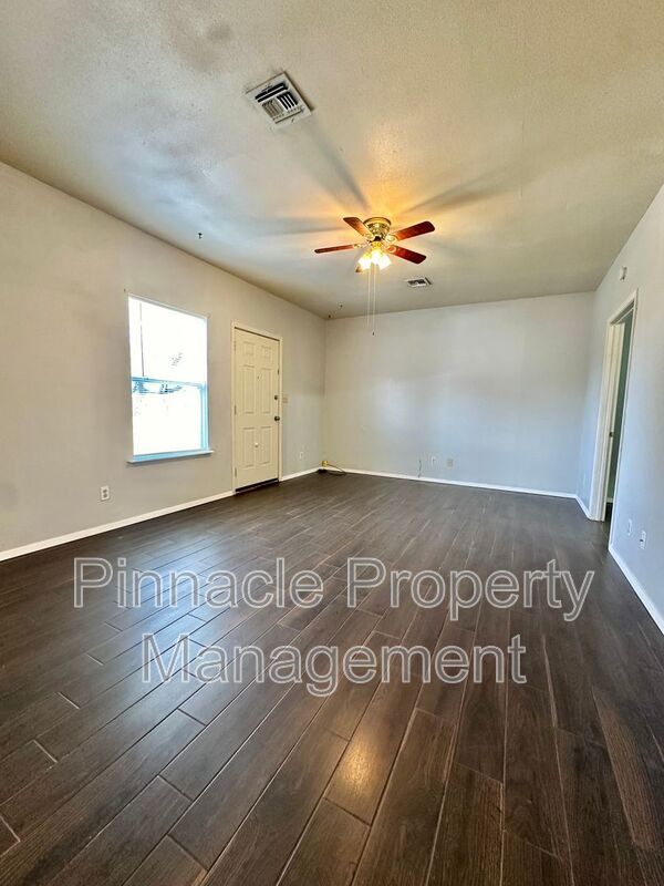 Foto del edificio - 504 E 17th St