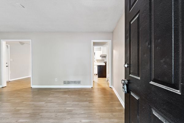 Foto del edificio - 5786 Deerfield Trail