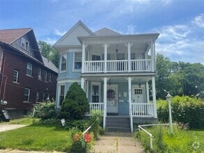Building Photo - 935 W 9th St