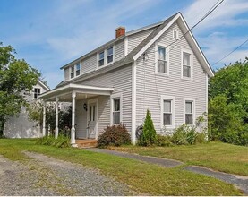 Building Photo - 35 Canaan St
