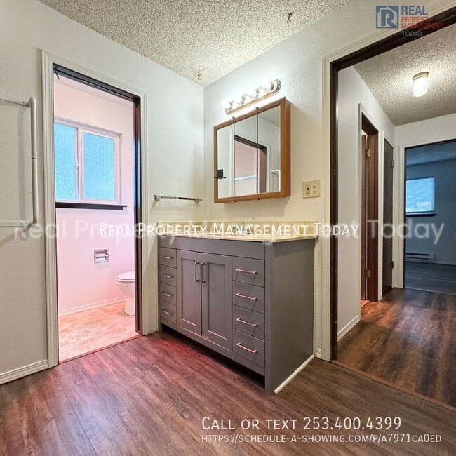 Building Photo - 4417 76th Ave W