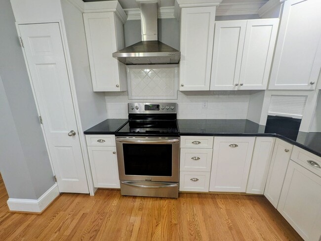 Building Photo - 524 W Mountain St