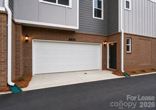 Foto del edificio - 8931 Sharonbrook Dr