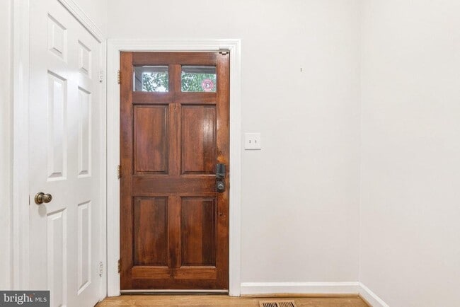 Foto del edificio - 5875 Woodfield Estates Dr