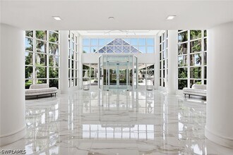 Building Photo - 8111 Bay Colony Dr