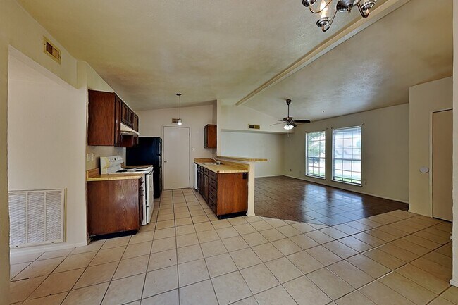 Foto del edificio - 7313 Pineberry Rd