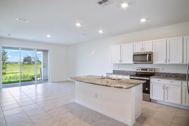 Building Photo - 5234 Dragonfly Dr