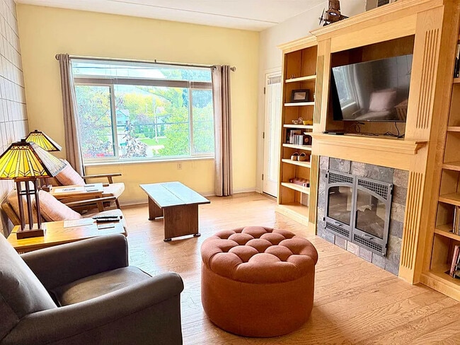 Foto del edificio - 400 N Richmond St