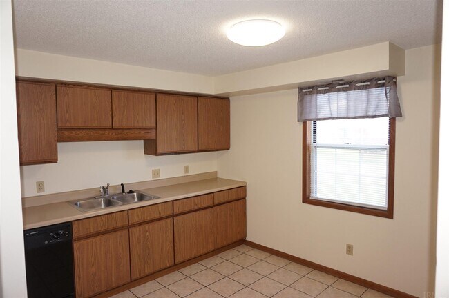 Building Photo - 10614 Oak Valley Rd