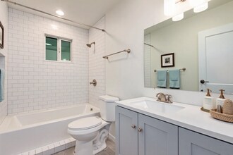 Building Photo - 5107 N 28th Dr
