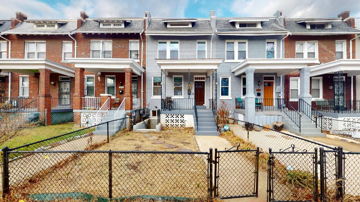 Primary Photo - 1420 Morse St NE