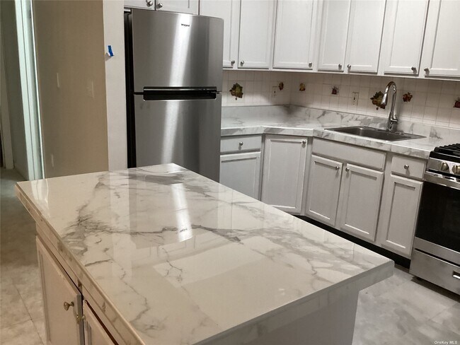 Foto del edificio - 70 Suydam St