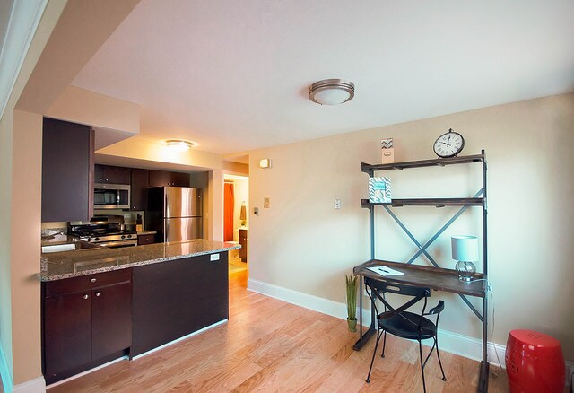 Foto principal - 6874 N NW Highway