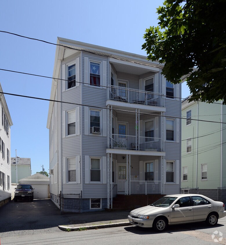 102 Collette St, New Bedford, MA 02746 102 Collette St New Bedford, MA