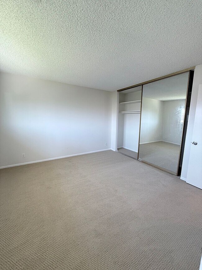 Foto del edificio - 6292 Silverwood Dr