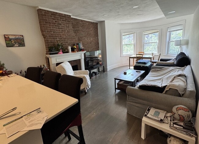 Photo - 1406 Beacon St (Brookline, MA) Apartment
