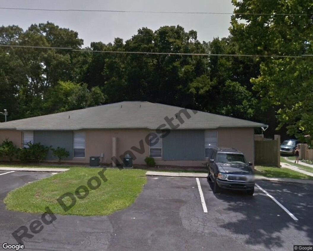 Primary Photo - Spacious 2 Bedroom 2 Bath Quad Near Silver...