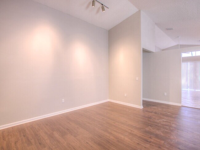 Foto del edificio - 1261 NW 159th Ave