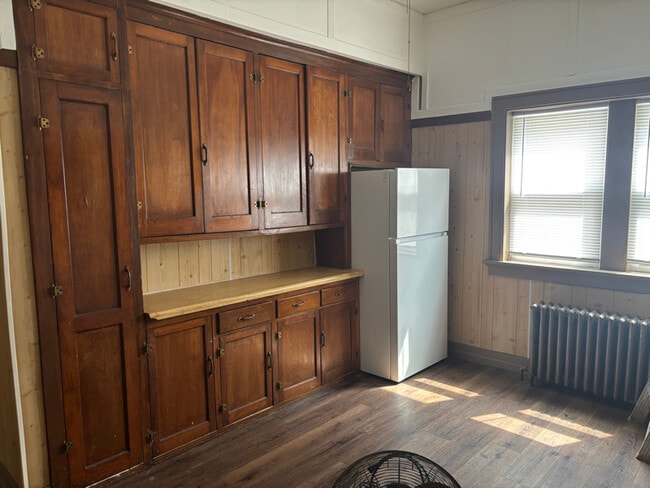 Building Photo - 5430 W Burnham St