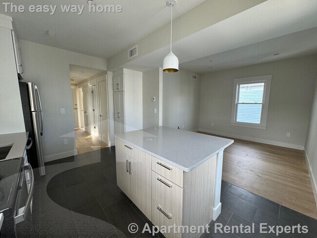 Building Photo - Riverside / Harvard 2 Bed - Brand New Reno