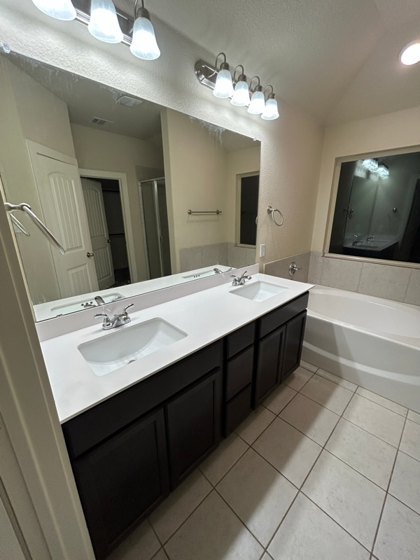 Foto del edificio - 1013 Larch Ln