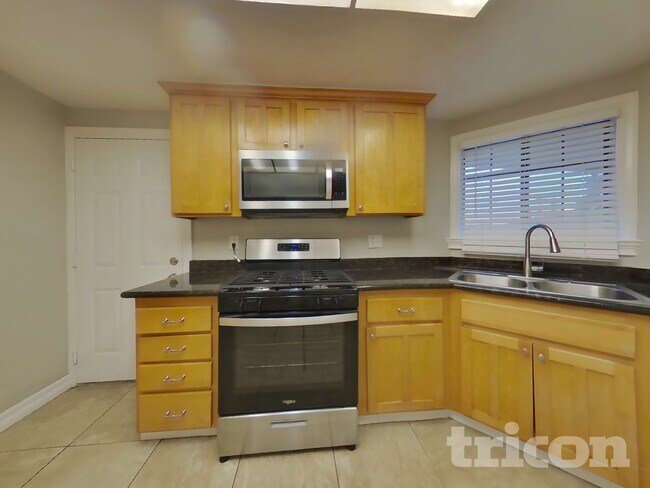 Foto del edificio - 4401 Montara Dr