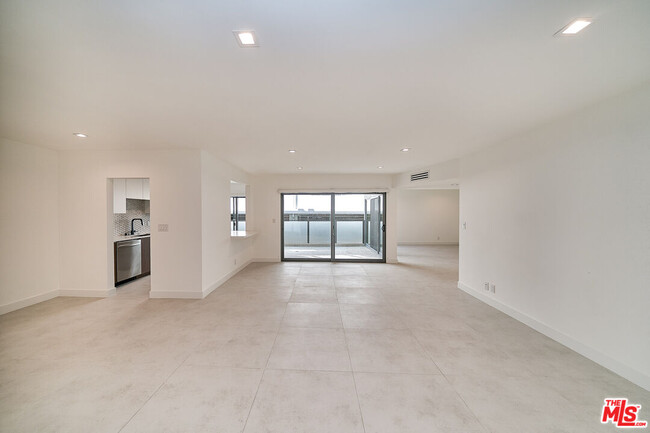 Foto del edificio - 137 S Maple Dr