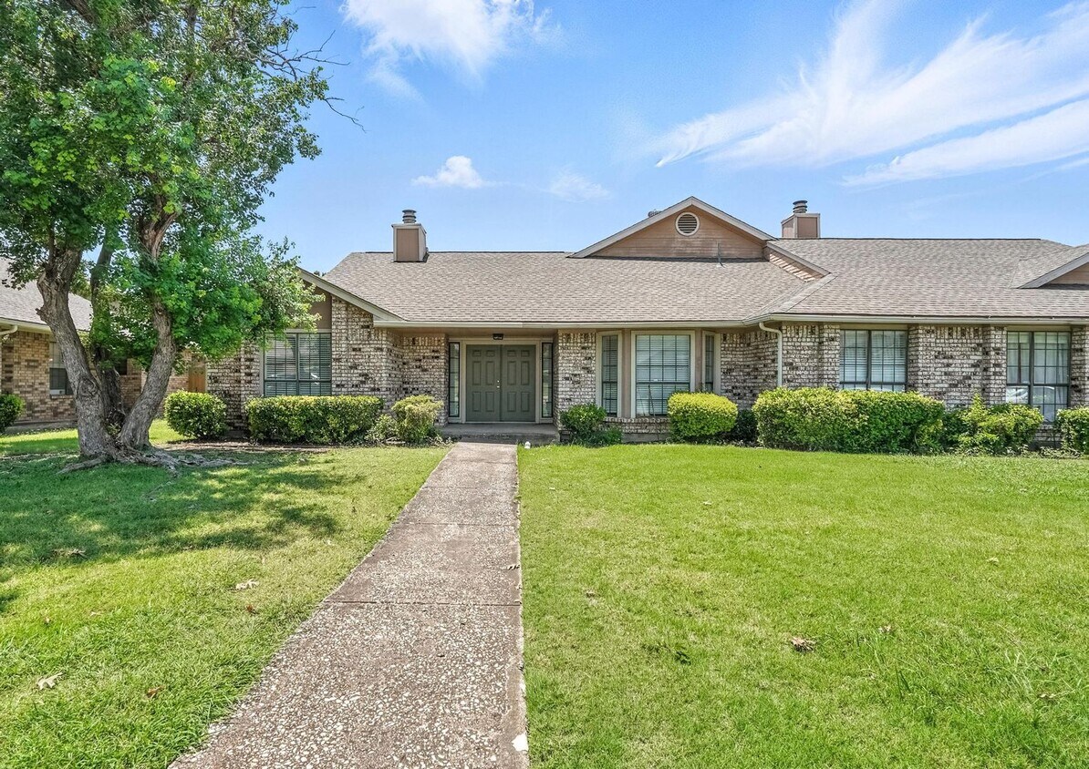 Primary Photo - 4038 St Christopher Ln