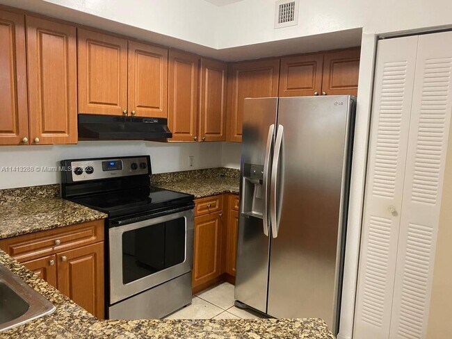 Foto del edificio - 17602 NW 25th Ave