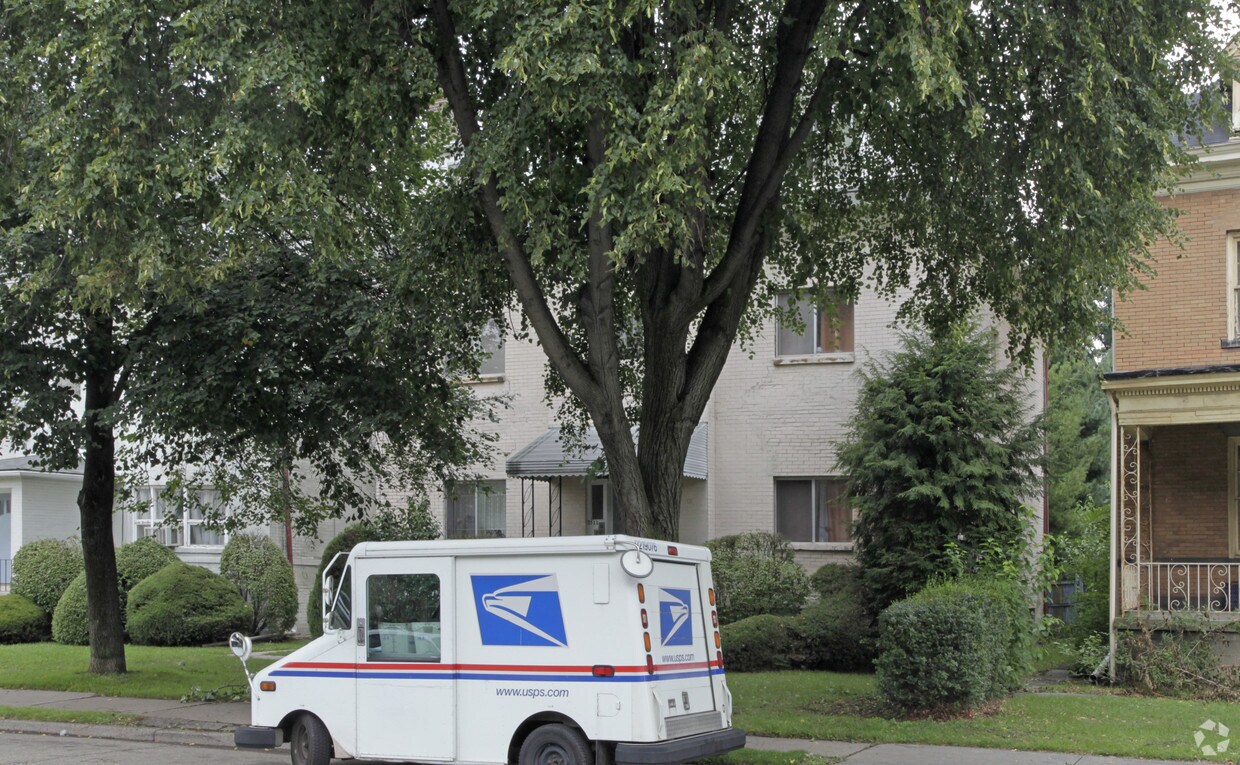 Foto del edificio - 5511 Stanton Ave