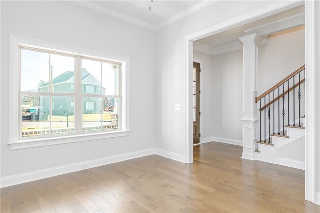 Foto del edificio - Spacious 5-Bedroom Retreat in One of Aubur...