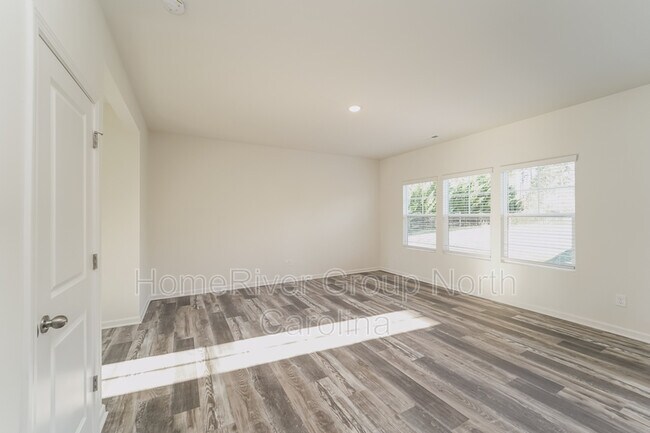 Foto del edificio - 7118 Founders Way