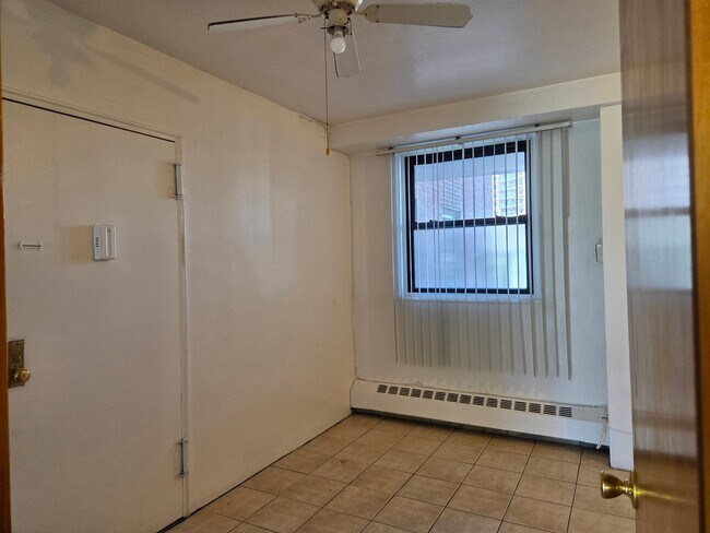 Foto del edificio - 61-25 98th St