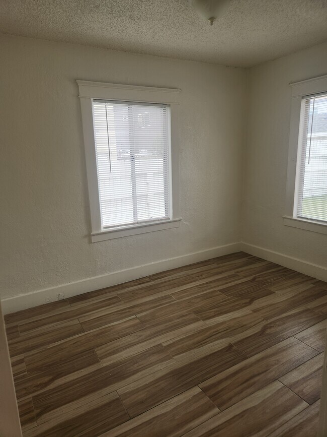 Bedroom - 828 E 10th St