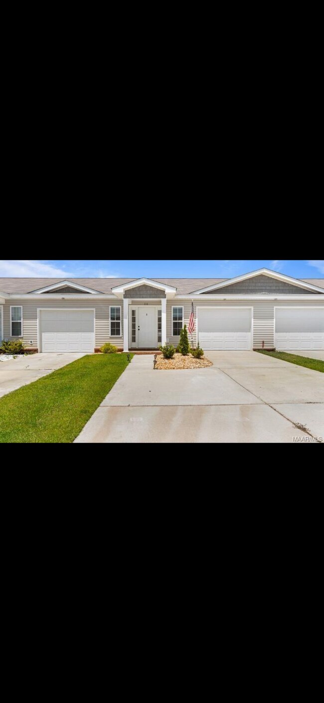 Building Photo - 111 Jasmine Cir