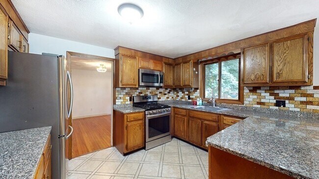 Foto del edificio - 17 Brook Rd